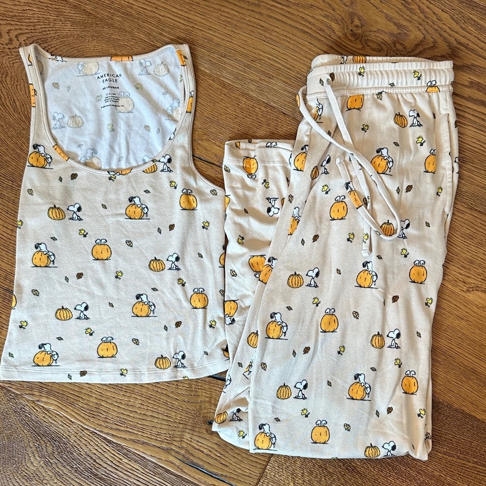 American Eagle Luxe Snoopy/Peanuts Lounge Set